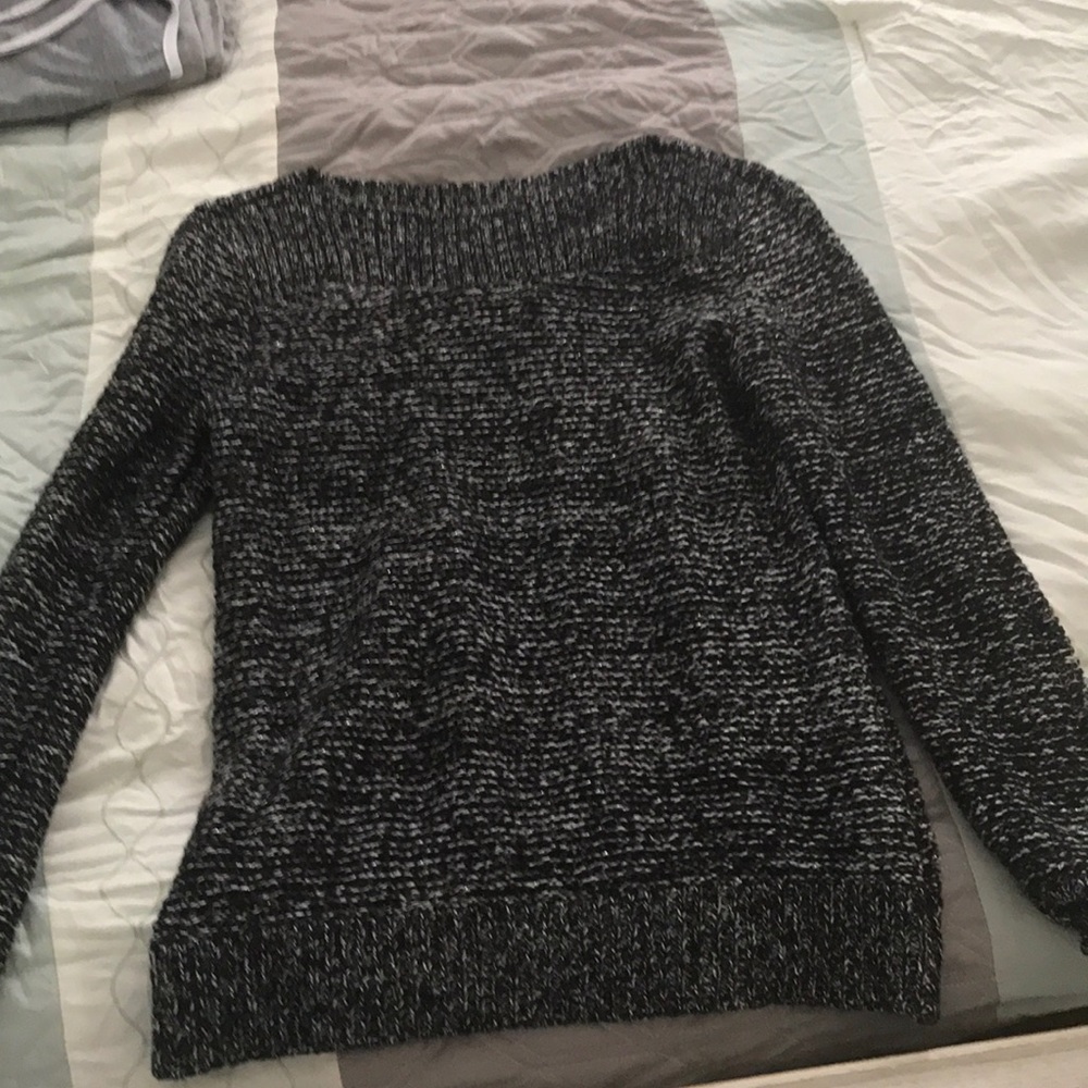 Black and white long sleeve